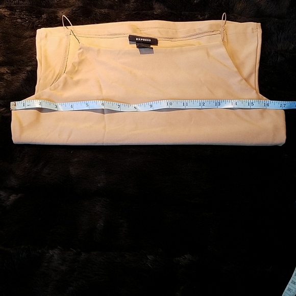 🎉HOST PICK🎉 Express Top - Picture 8 of 8